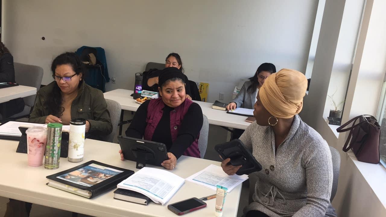 RETOS, ESCUELA DE LIDERAZGO PARA LA MUJER